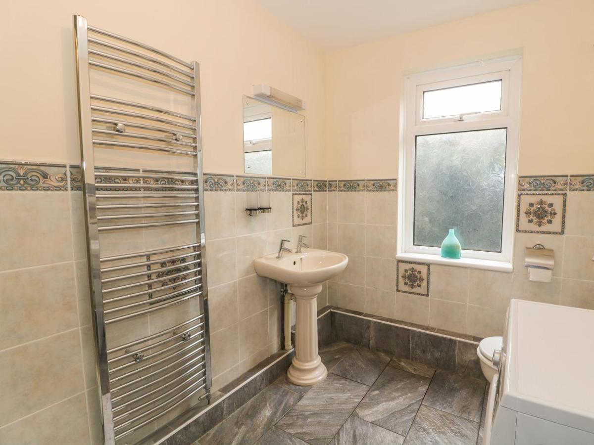 Ffynnonlwyd Cottage Llangynin Ngoại thất bức ảnh