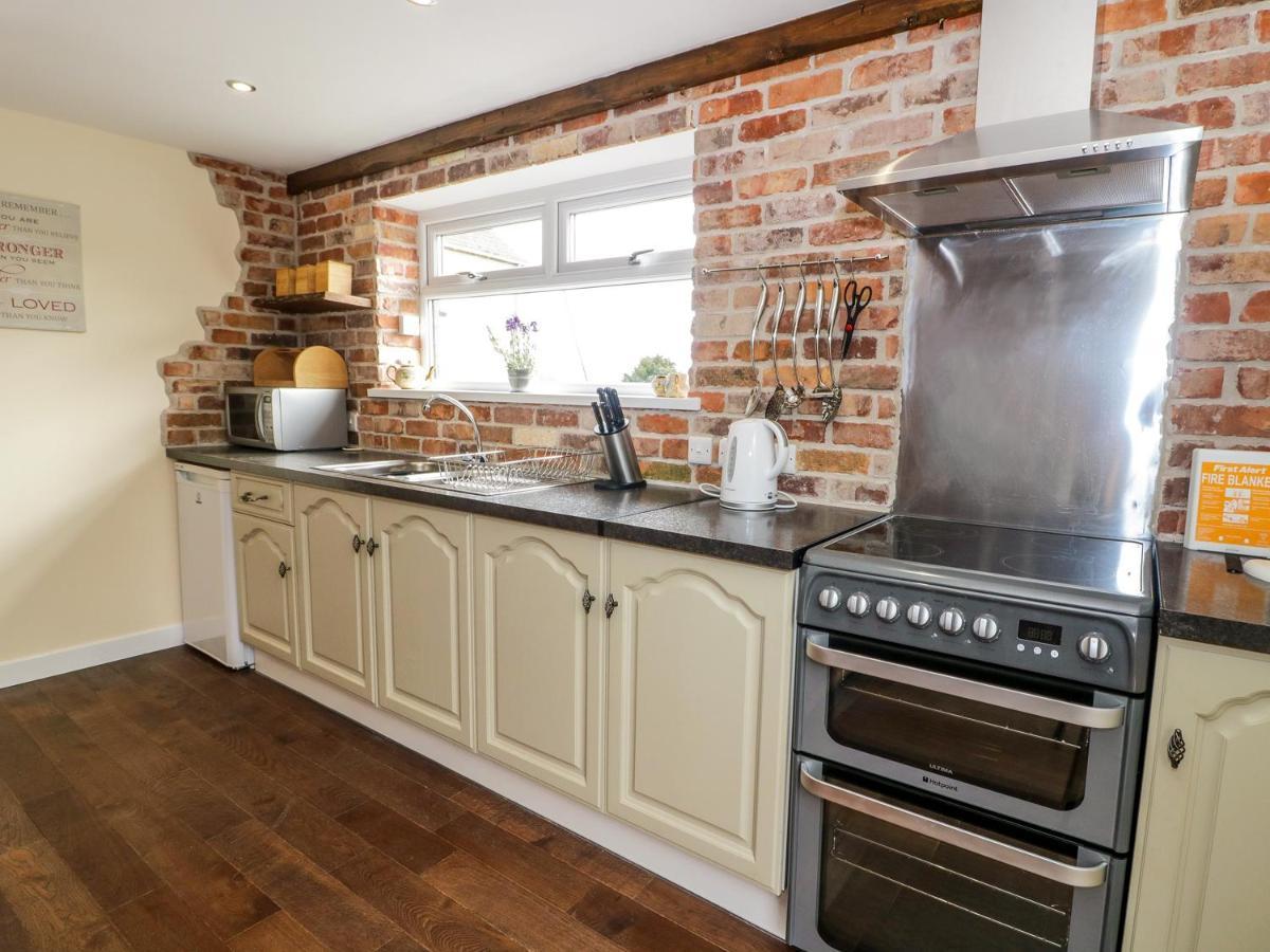 Ffynnonlwyd Cottage Llangynin Ngoại thất bức ảnh